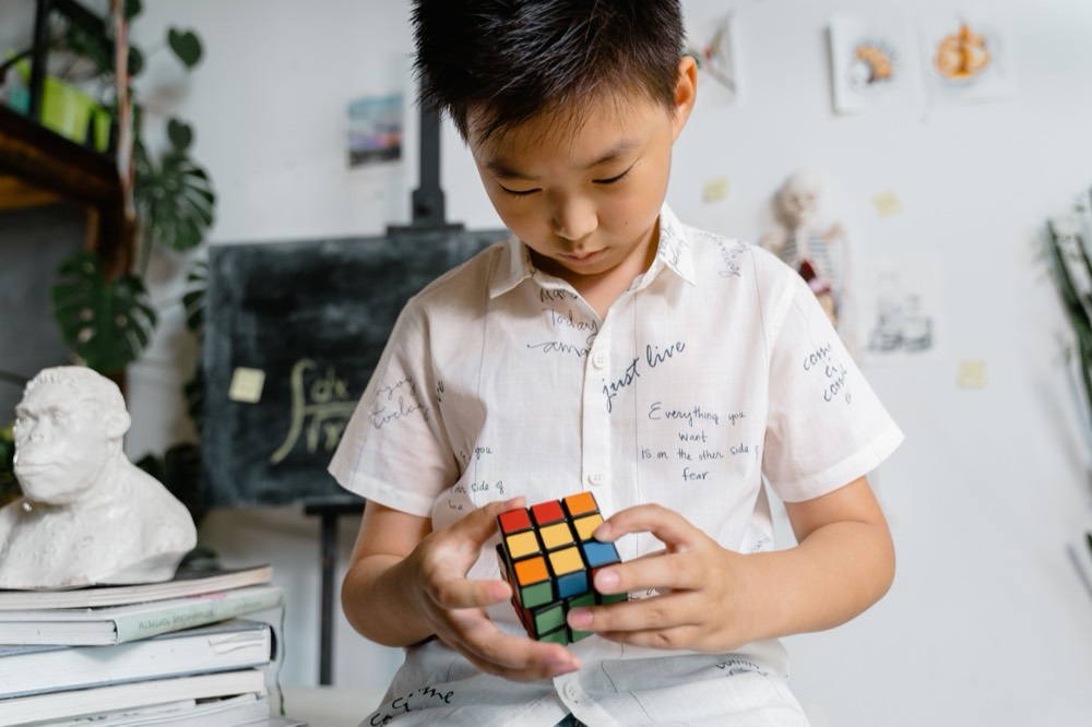 Speedcubing — an entry submitted to a STU league, rated 8.6 out of 10